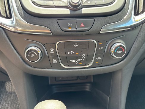 Used 2023 Chevrolet Equinox LT image 31