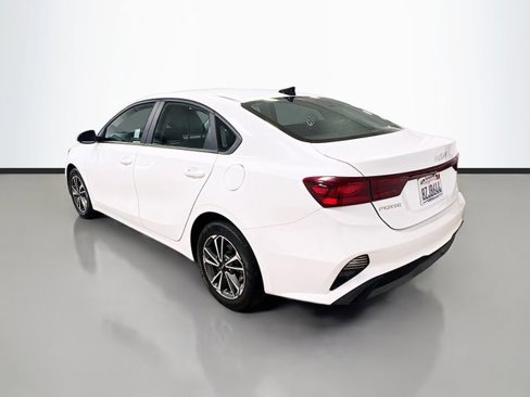 Certified 2022 Kia Forte LXS image 5