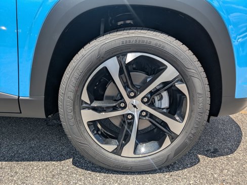 New 2025 Chevrolet Trax RS w/ Driver Confidence Package image 11