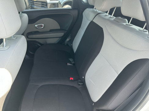 Used 2018 Kia Soul image 19