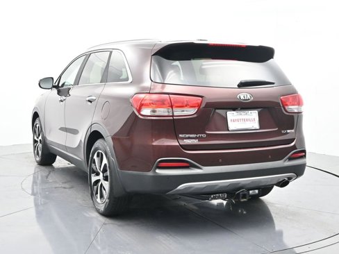 Used 2017 Kia Sorento EX image 3