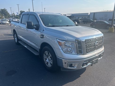 Used 2017 Nissan Titan SV image 6