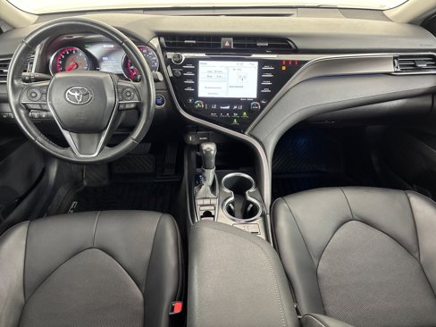 Used 2020 Toyota Camry XSE image 14