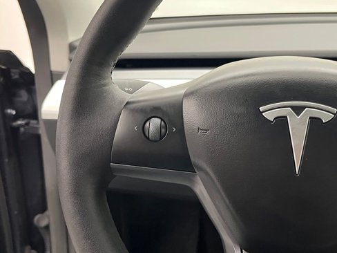Used 2023 Tesla Model Y Performance image 12