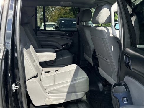 Used 2016 Chevrolet Suburban LT w/ Luxury Package image 15