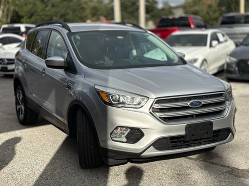 Used 2017 Ford Escape SE w/ Equipment Group 201A image 8