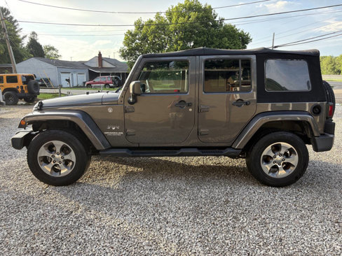 Used 2017 Jeep Wrangler Unlimited Sahara w/ Dual Top Group image 11