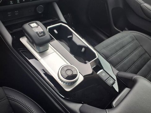 New 2025 Mitsubishi Outlander SE image 15