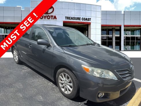 Used 2011 Toyota Camry XLE image 1