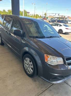 Used 2016 Dodge Grand Caravan American Value Package w/ UConnect Hands-Free Group image 2
