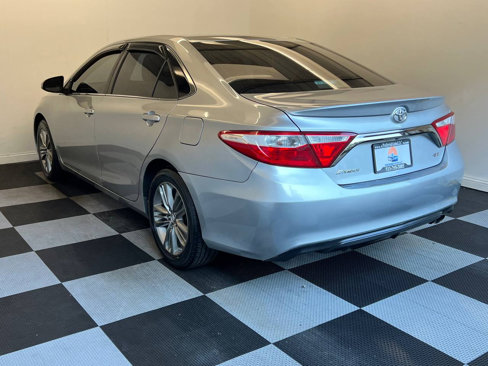 Used 2016 Toyota Camry SE image 4