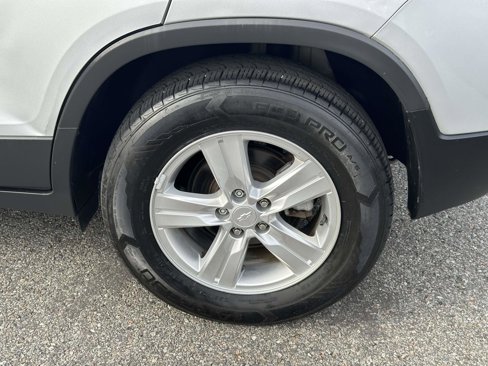 Used 2019 Chevrolet Trax LT w/ Driver Confidence Package image 9