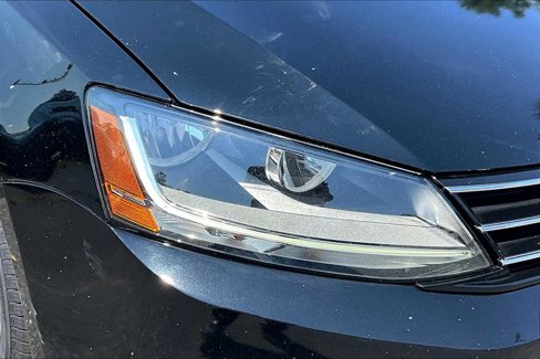 Used 2017 Volkswagen Jetta SE image 25