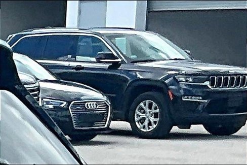 Certified 2023 Volkswagen Taos SE w/ Panoramic Sunroof Package image 7