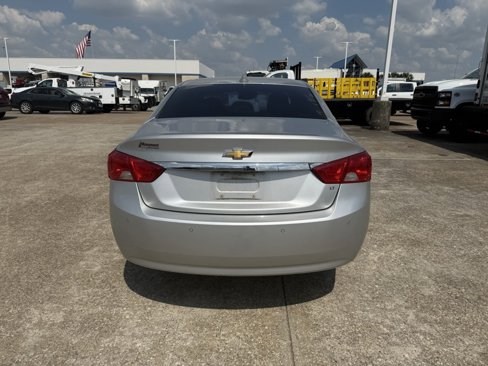 Used 2015 Chevrolet Impala LT w/ Convenience Package image 6
