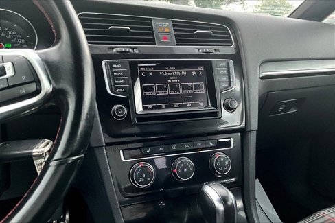Used 2015 Volkswagen Golf S image 6