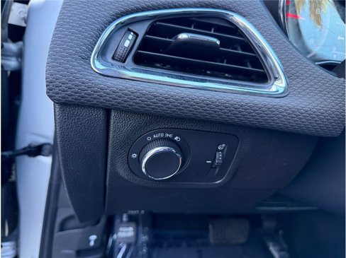 Used 2019 Chevrolet Cruze LT image 28