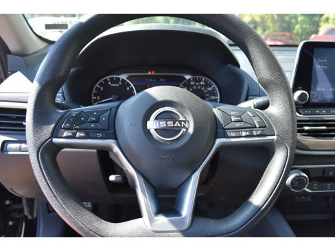 Used 2024 Nissan Altima 2.5 SV image 18