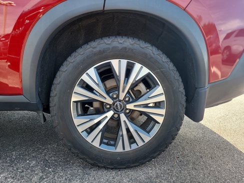 Used 2022 Nissan Rogue SV image 9
