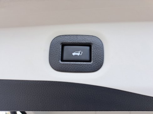 Used 2020 Nissan Rogue SV w/ Sun & Sound Touring Package image 8