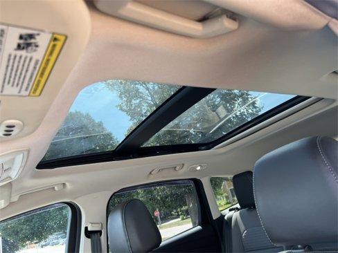 Used 2017 Ford Escape Titanium image 11