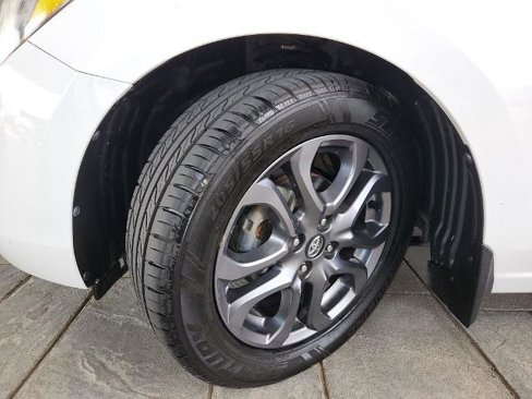 Used 2020 Toyota Yaris LE image 29