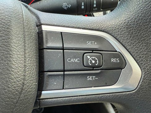 Used 2023 Jeep Compass Sport image 41