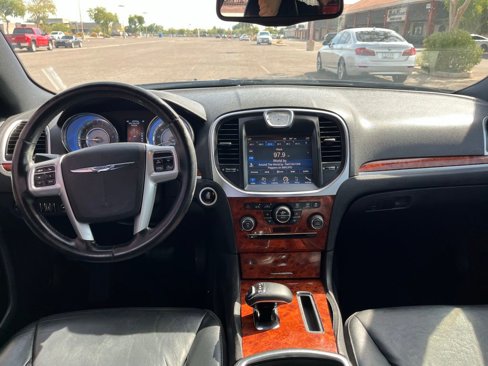 Used 2014 Chrysler 300 image 24