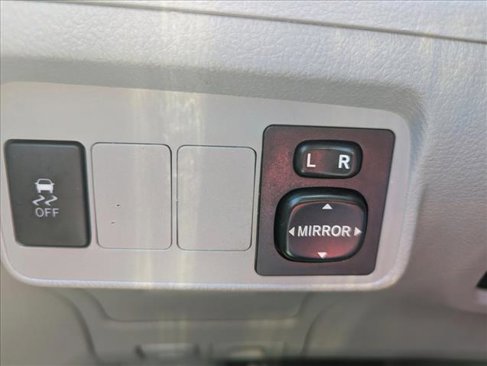 Used 2013 Toyota Corolla LE image 17