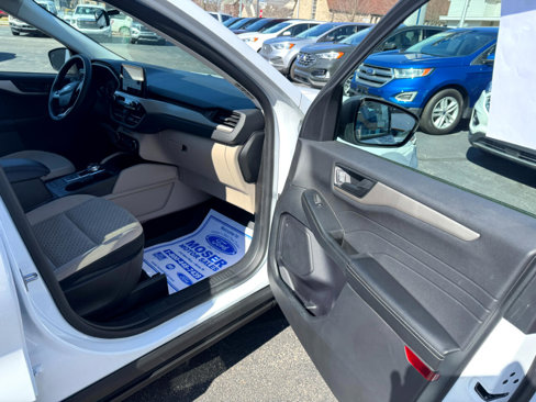 Used 2022 Ford Escape SE w/ Convenience Package image 25