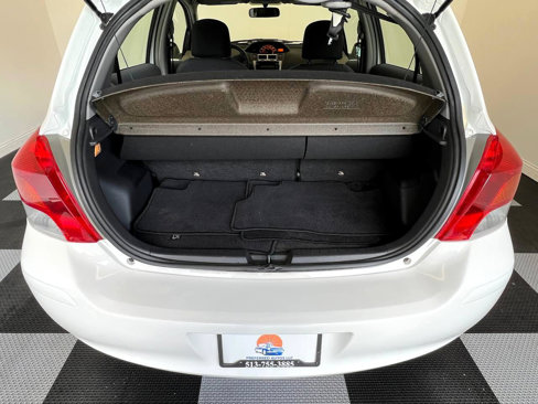 Used 2011 Toyota Yaris 4-Door Hatchback image 24