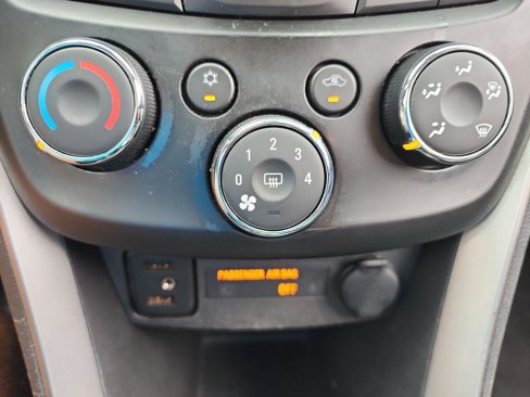 Used 2019 Chevrolet Trax LT w/ LT Convenience Package image 25