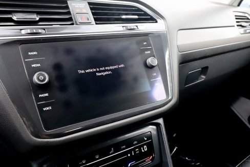 Used 2022 Volkswagen Tiguan SE image 11