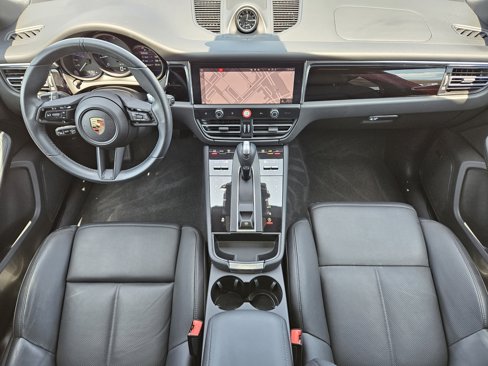 Certified 2024 Porsche Macan image 34