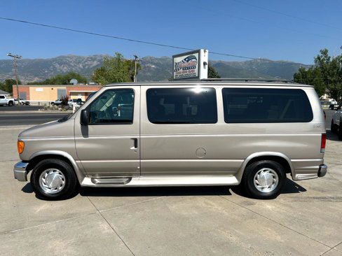 Used 2003 Ford E-150 and Econoline 150 image 2