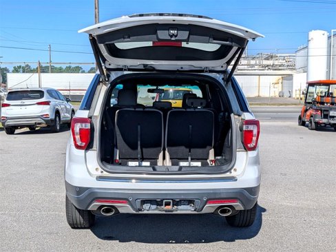 Used 2018 Ford Explorer XLT w/ Equipment Group 202A image 29