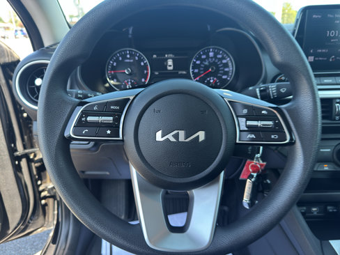 Certified 2023 Kia Forte LXS w/ LXS Technology Package image 17