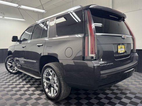 Used 2015 Cadillac Escalade Luxury image 6