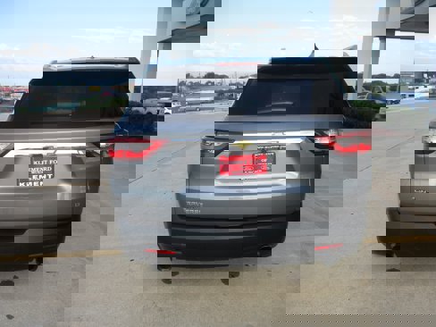 Used 2018 Chevrolet Traverse LT image 8