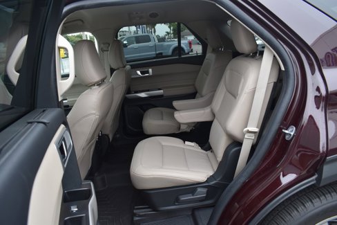 Used 2023 Ford Explorer Limited image 11