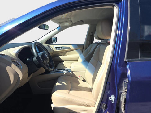 Used 2017 Nissan Pathfinder SL w/ SL Tech Package image 4