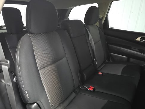 Used 2020 Nissan Pathfinder SV image 16