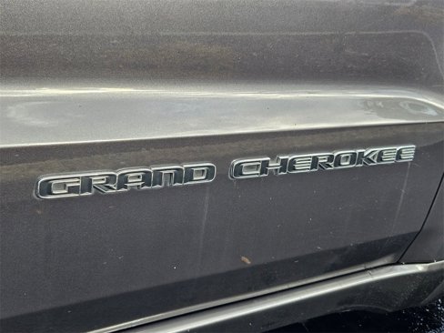 Used 2017 Jeep Grand Cherokee Overland image 33