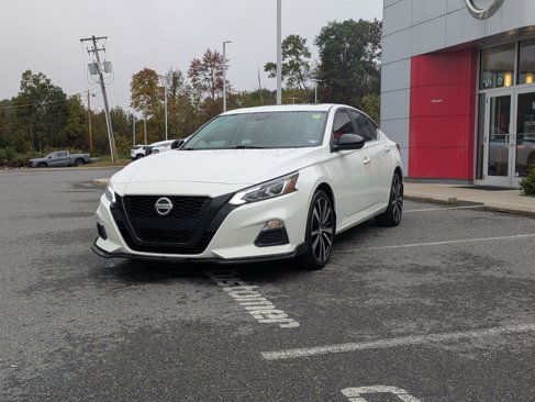 Used 2021 Nissan Altima 2.5 SR w/ SR Premium Package image 3