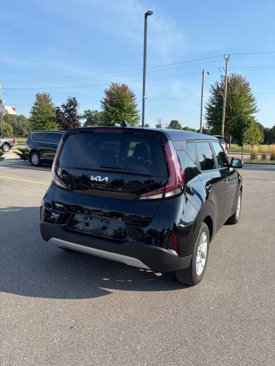 Used 2024 Kia Soul LX w/ LX Technology Package image 8