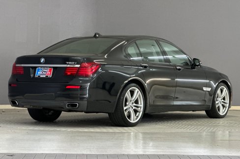 Used 2015 BMW 750i image 8