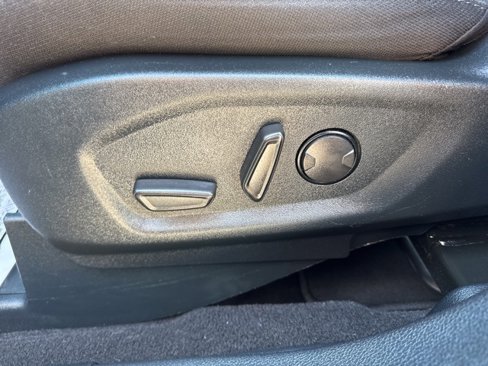 Used 2019 Ford Explorer XLT image 9