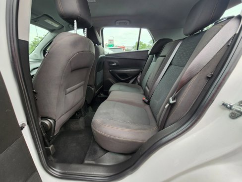 Used 2018 Chevrolet Trax LS image 17