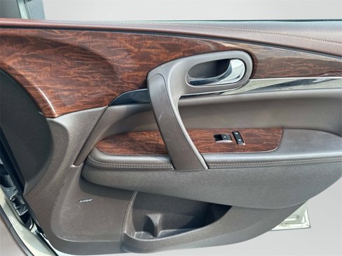 Used 2014 Buick Enclave Leather image 18