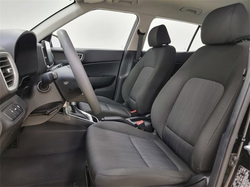 Used 2022 Hyundai Venue SE image 15